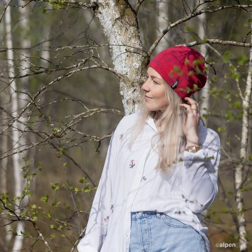 Beanie Baumwolle Rot 4 Shop.jpg Beanie Baumwolle Rot Tragebeispiel 4